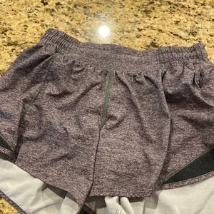 Lululemon Heather Lux Multi Black/Heathered Black Hotty Hot Shorts, 4”, Size 6